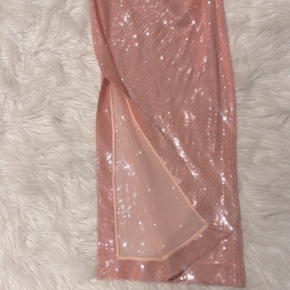 SEQUIN LAYERED STRAPLESS DRAPE MIDI DRESS IN PEACH - Picture 3 of 5